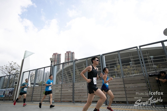 PB_Runner_TKO_0940-168