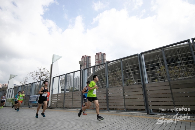 PB_Runner_TKO_0940-169