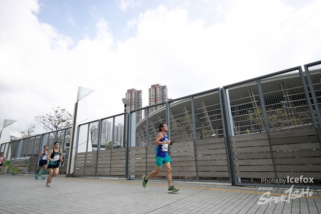 PB_Runner_TKO_0940-185