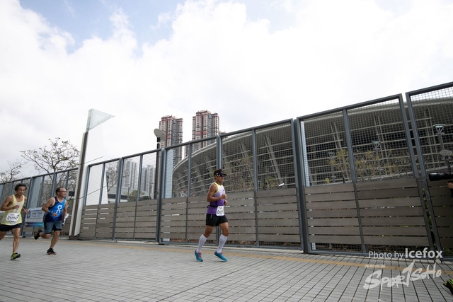 PB_Runner_TKO_0940-192