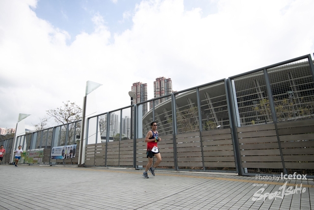 PB_Runner_TKO_0940-196