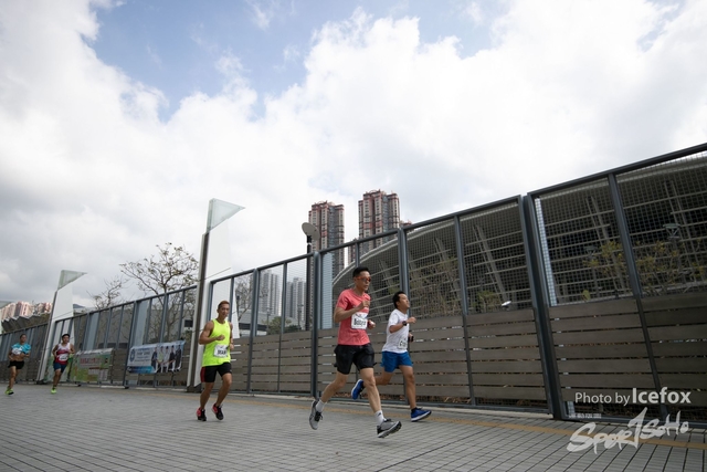 PB_Runner_TKO_0940-198