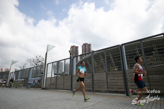 PB_Runner_TKO_0940-204