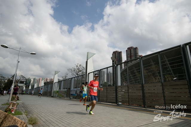 PB_Runner_TKO_0940-210