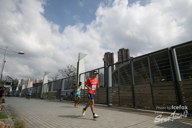 PB_Runner_TKO_0940-211