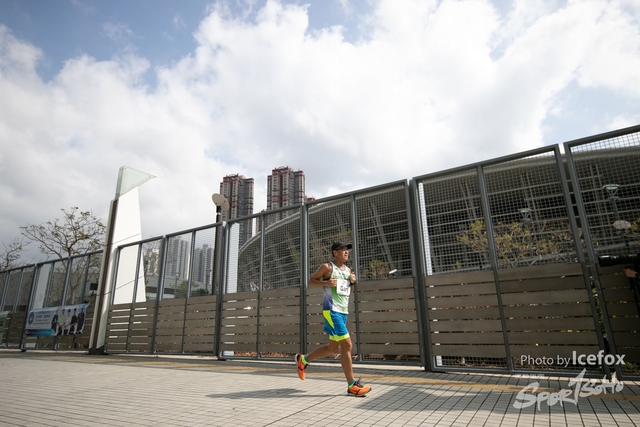 PB_Runner_TKO_0940-213