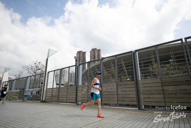 PB_Runner_TKO_0940-217