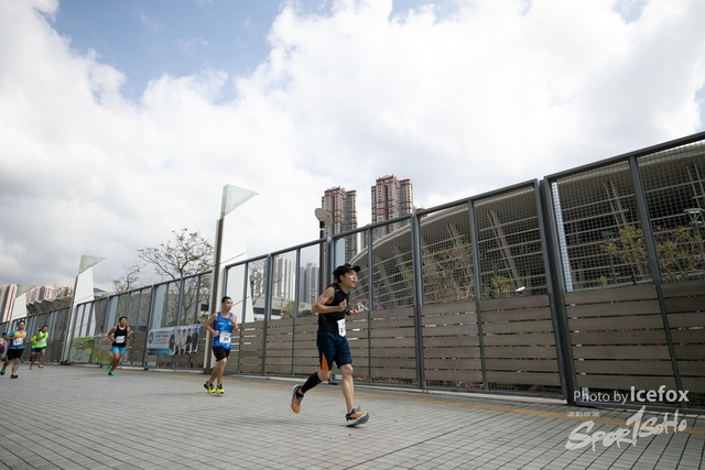 PB_Runner_TKO_0940-219