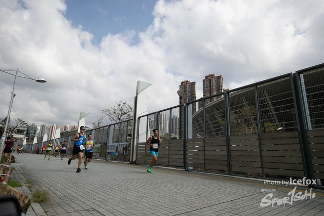 PB_Runner_TKO_0940-222