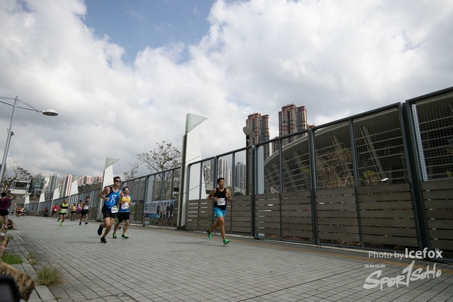 PB_Runner_TKO_0940-223