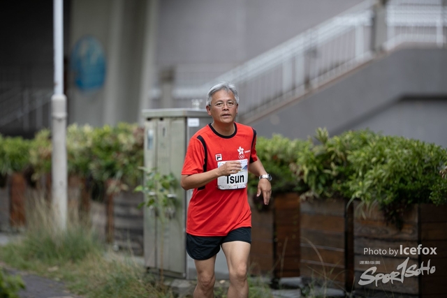 PB_Runner_TKO_0905-378