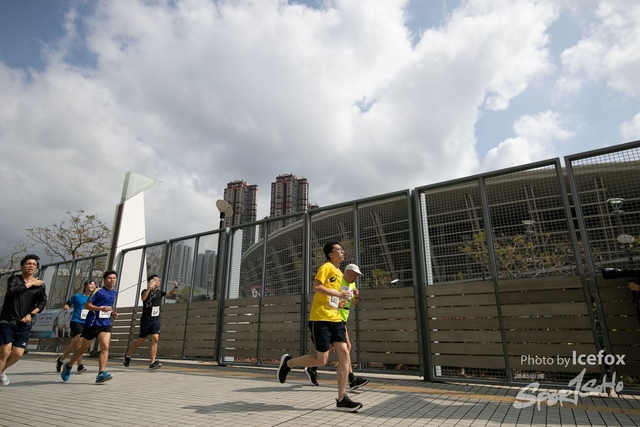PB_Runner_TKO_0940-256