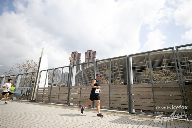 PB_Runner_TKO_0940-262