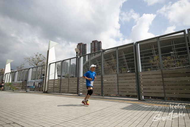 PB_Runner_TKO_0940-286