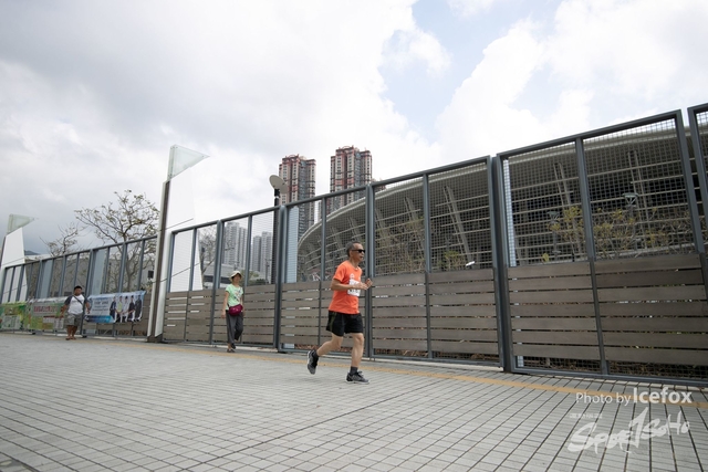 PB_Runner_TKO_0940-296
