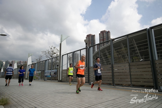 PB_Runner_TKO_0940-303