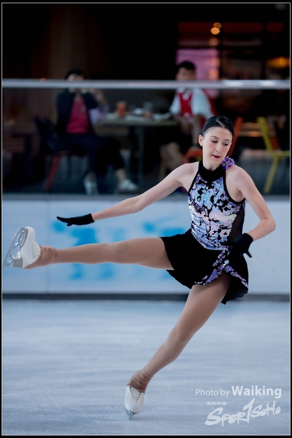 2018-10-04 Ice Skating 0345