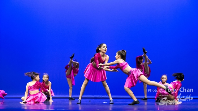 GroupDance_057