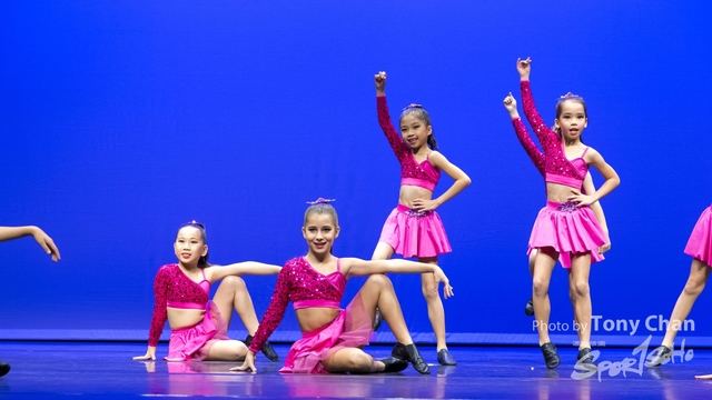 GroupDance_064