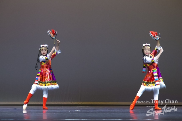 GroupDance_180