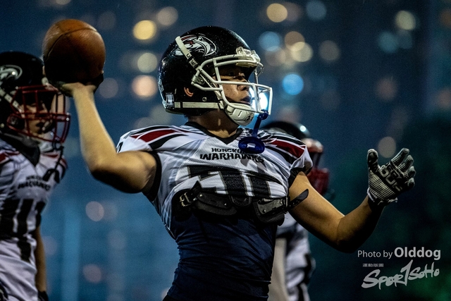 AmericanFootball-13