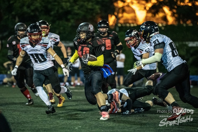 AmericanFootball-81