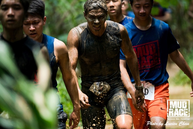 2019-04-28 Mud race-210