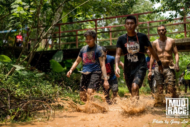 Mud Race 0216