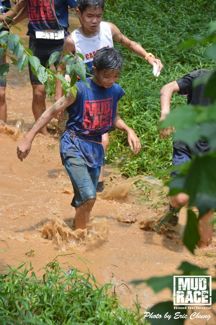 Mud_Race_2043