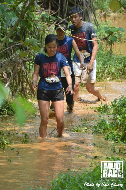 Mud_Race_2046