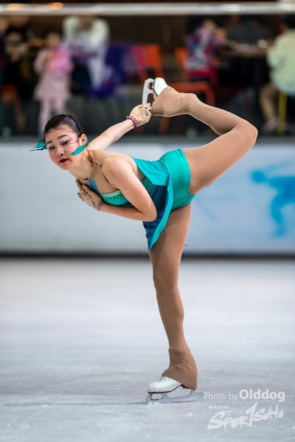 Skating146