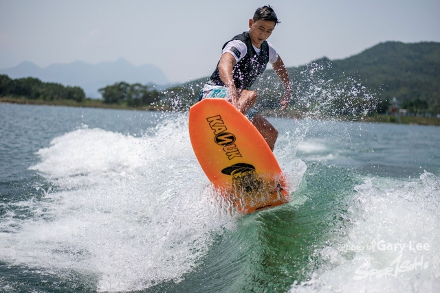 Wakesurf 0498