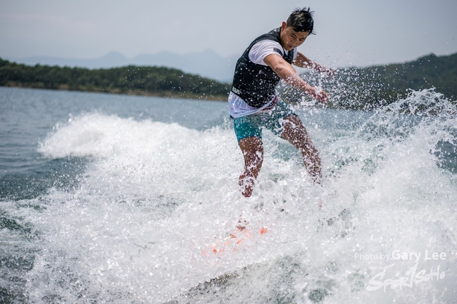 Wakesurf 0513