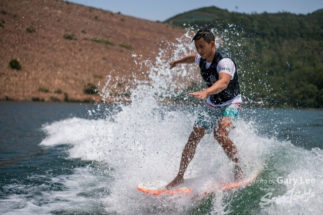 Wakesurf 0524
