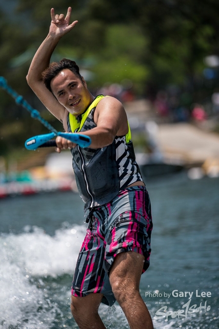 Wakesurf 0555