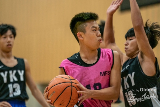 27Basketball-103