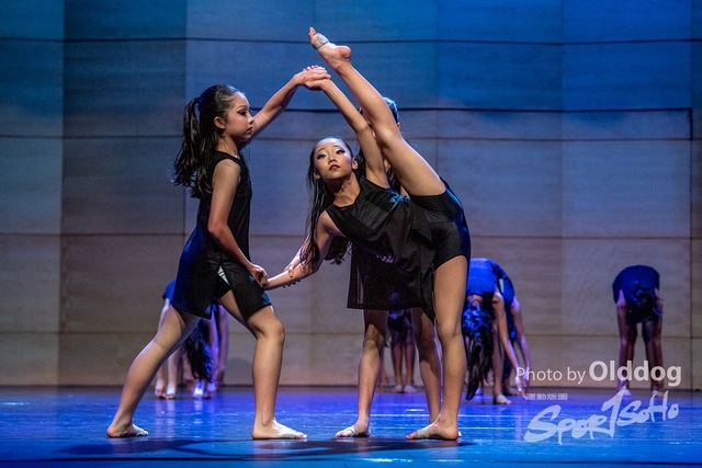 Dance-208