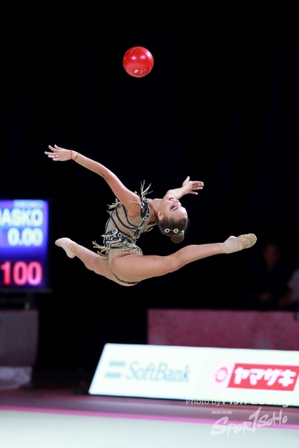 1.Dina AVERINA - Gazprom - RUS Ball 2