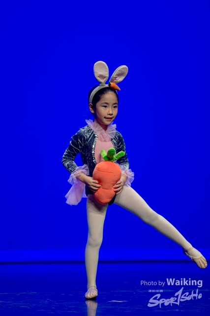 2020-10-18 Solo Dance 0174
