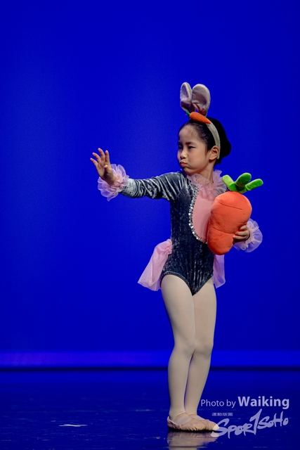 2020-10-18 Solo Dance 0179