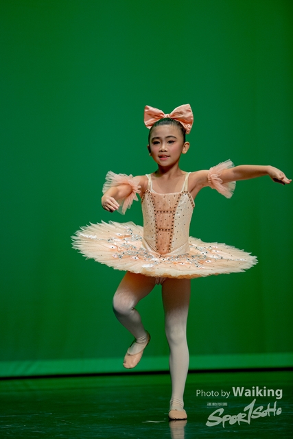 2020-10-18 Solo Dance 0225