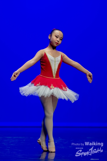 2020-10-18 Solo Dance 0412