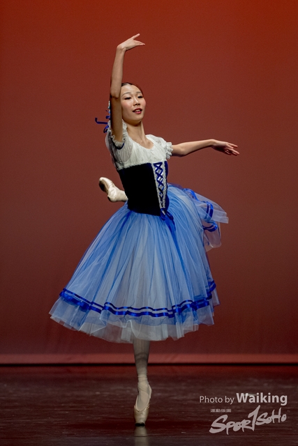 2020-10-18 Solo Dance 0739