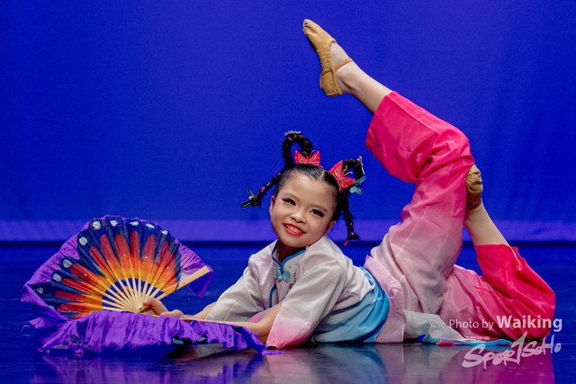 2020-10-18 Solo Dance 0792