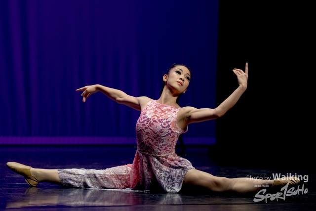 2020-10-18 Solo Dance 1496