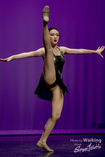 2020-10-18 Solo Dance 2440