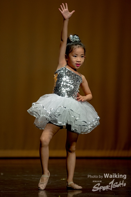 2020-10-18 Solo Dance 1642
