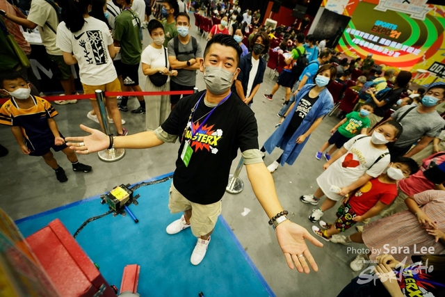 _9AJ0886