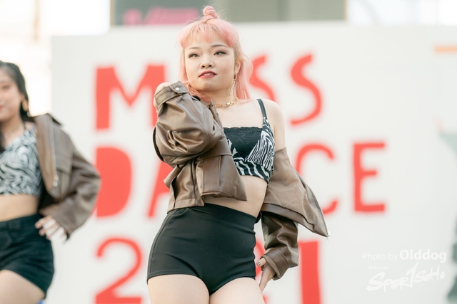 MassDance-336
