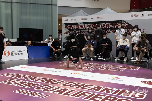 Break_Dance_R1-73